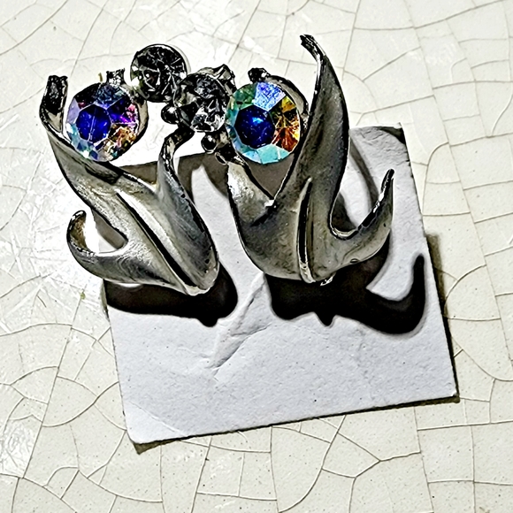 Unicef signed abstract geometric triangle swirl Egyptian revival dangle earrings - Picture 4 of 12